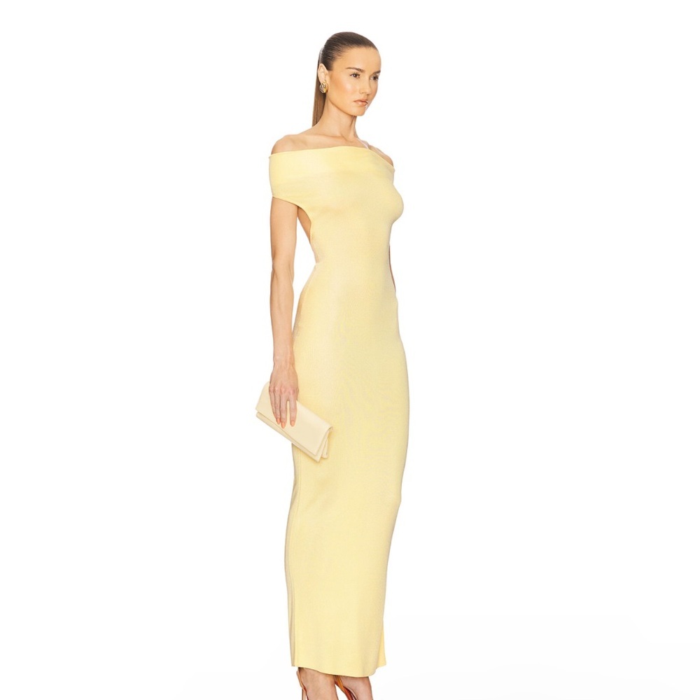 Elegant Yellow Off-Shoulder Maxi Dress - Picture 3 of 11